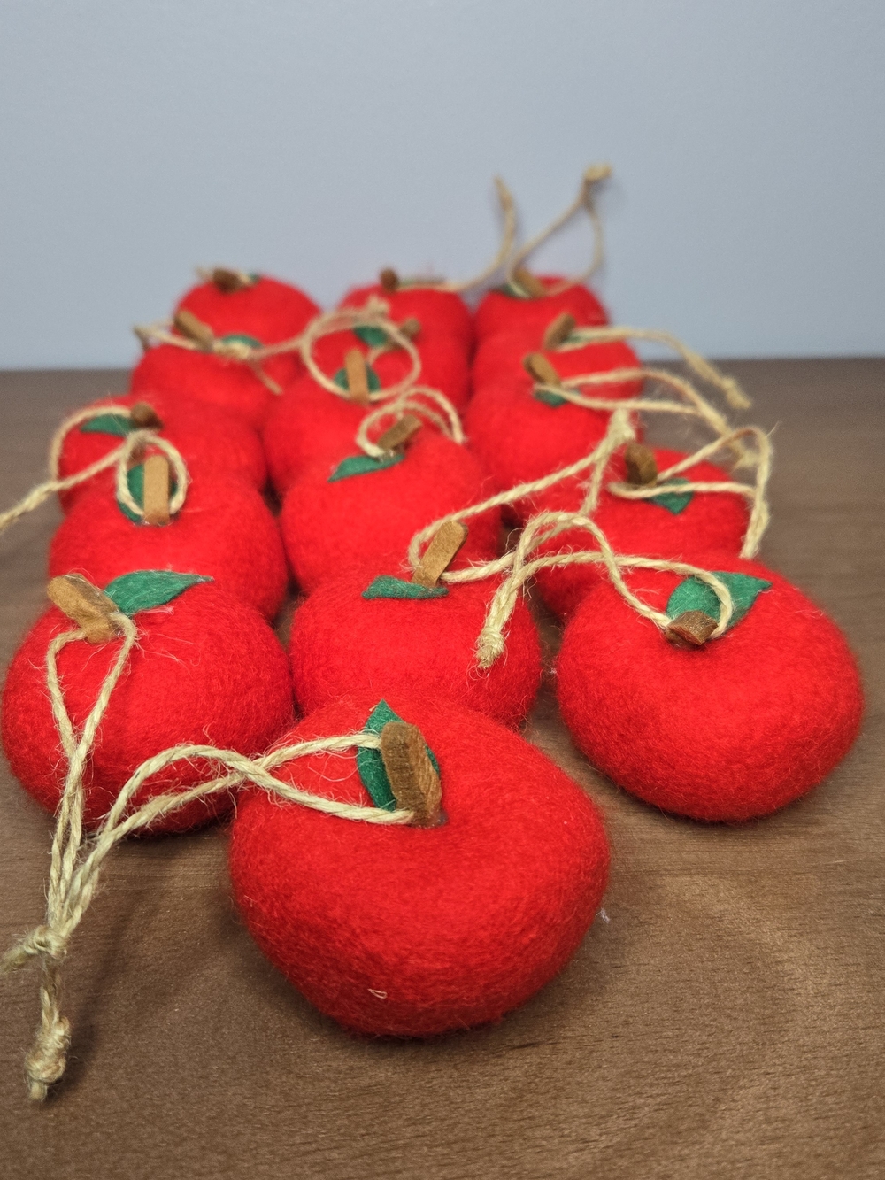 16 Felt Apple Ornaments - small felt apples with hangers - back to school/ party